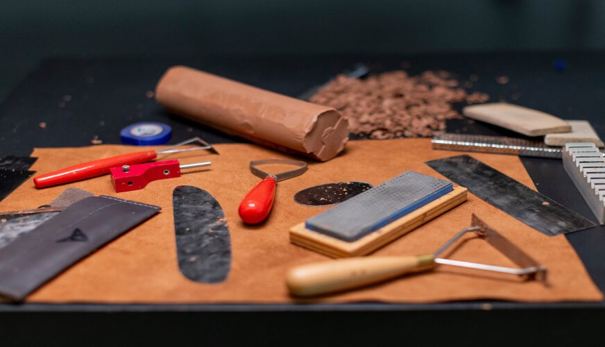 The outcome of this story that unfolds combining paper, digital technology and clay is a sporty SUV that adopts the new design language to break into the fastest-growing segment in Europe.