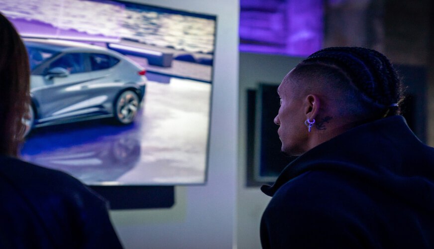 FC Barcelona player Raphina configuring his CUPRA
