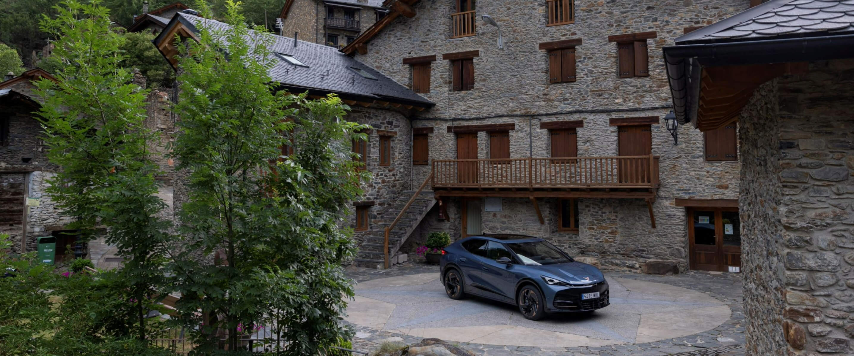 CUPRA Tavascan side profile