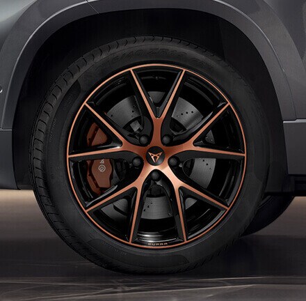 cupra-ateca-with-19-inches-alloy-rims-and-brembo-brakes