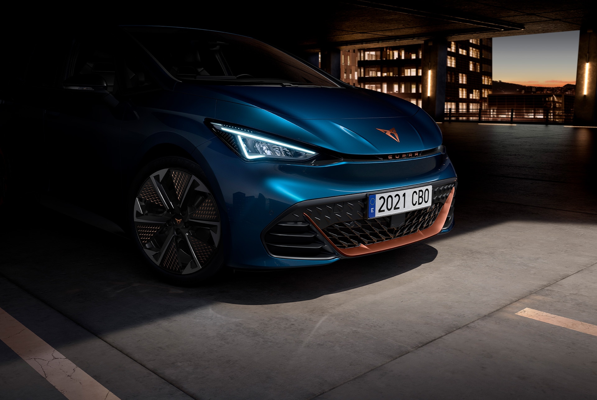 Details of the front grill and bumper of the CUPRA Born.