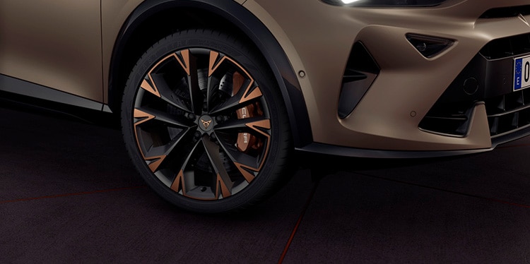 close up of the wheel of a CUPRA Formentor