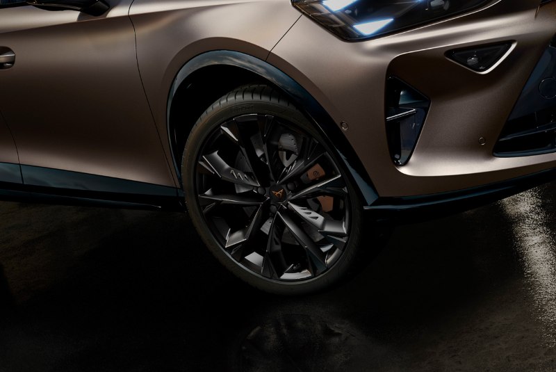 A close-up of a CUPRA Formentor Dark Mode wheel.