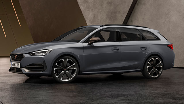 new CUPRA Leon Estate e-HYBRID Family Sports Car in graphene grey charging sideview