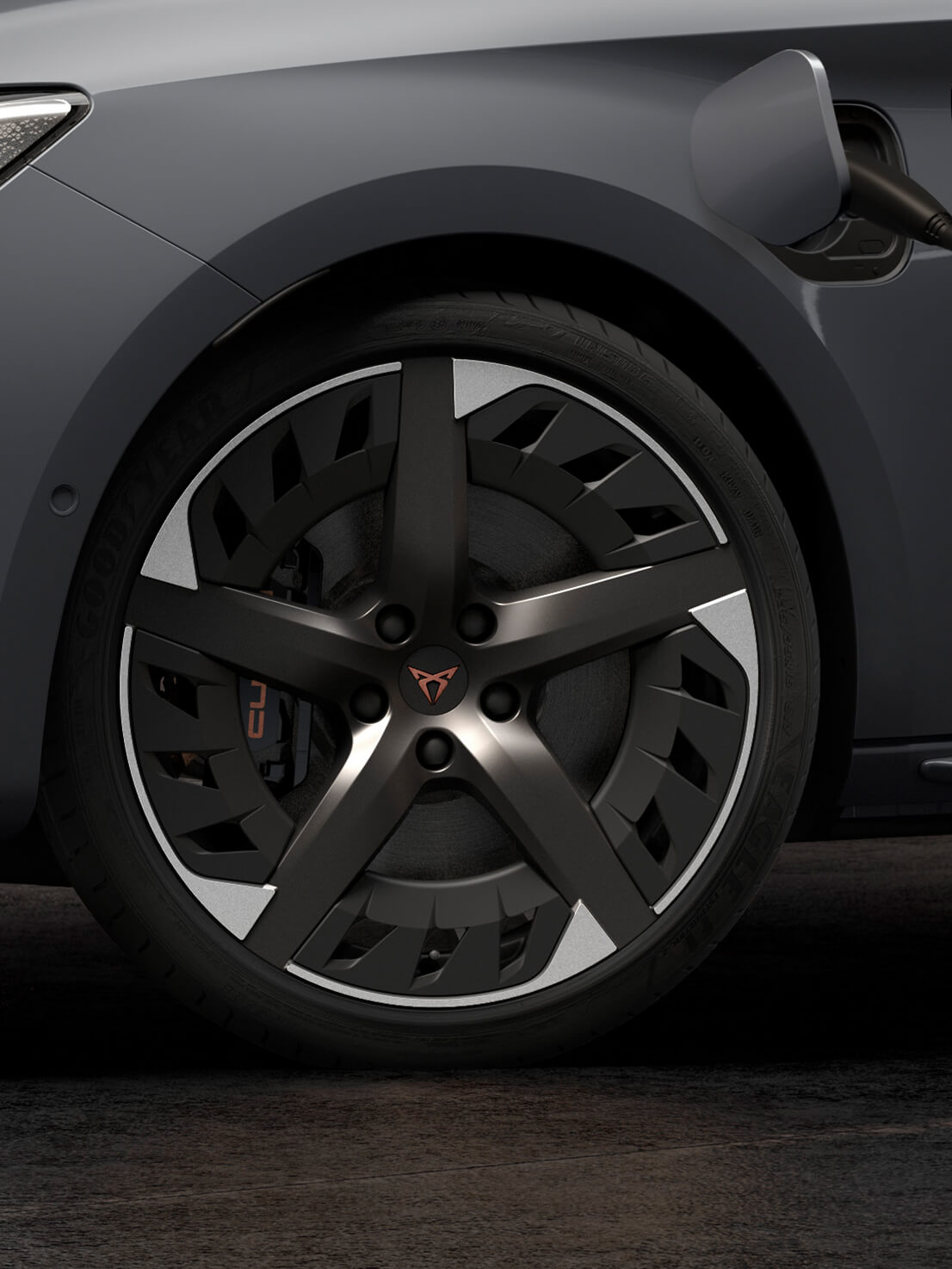 19” Alloy Wheels of the new CUPRA Leon Estate e-HYBRID Family Sports Car in graphene