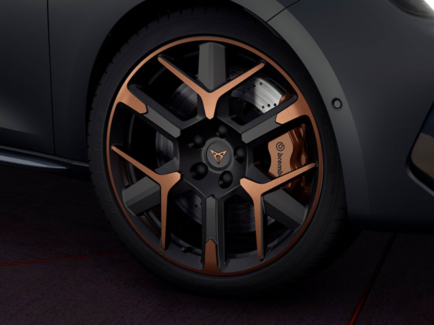 Close-up shot of the alloy wheel design of the new CUPRA Leon, that combines with Brembo Brakes to offer a smoother performance.