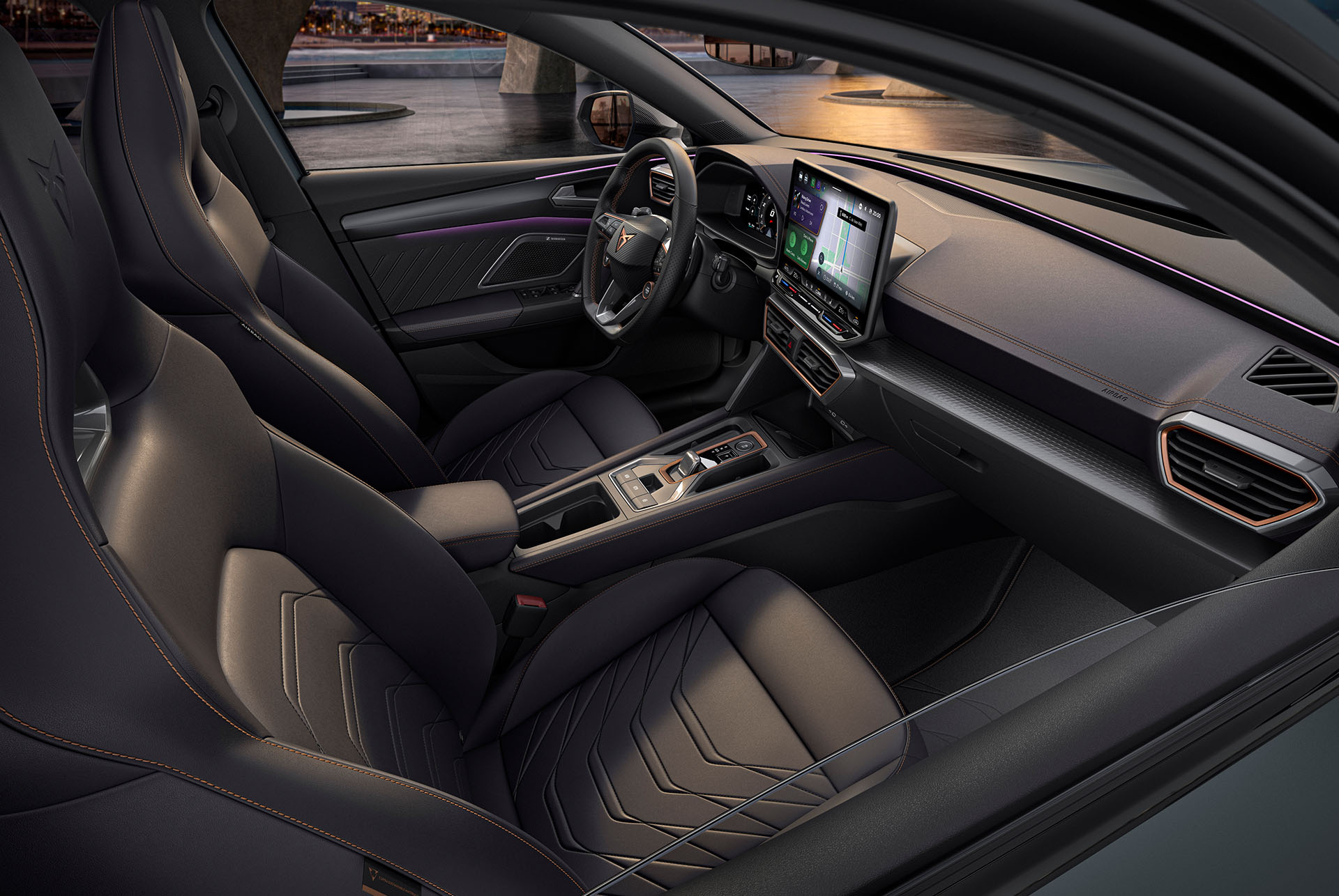 Interior of the CUPRA Leon 5D highlighting the new bucket seats.