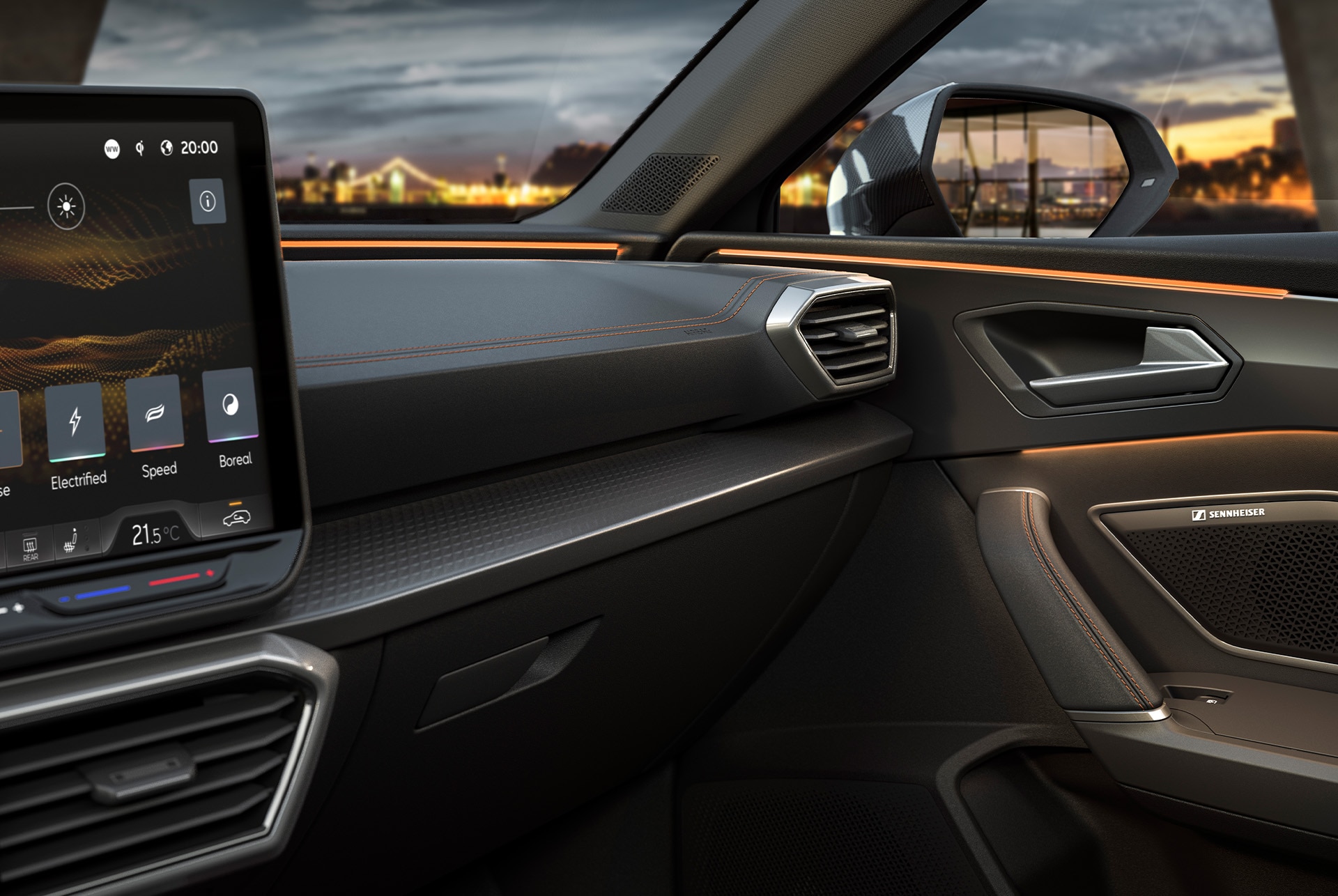 Cupra Leon edge equipment upgrade technology, ambient lighting and infotainment system. Keyless advanced, anti-theft system and a rear view camera.